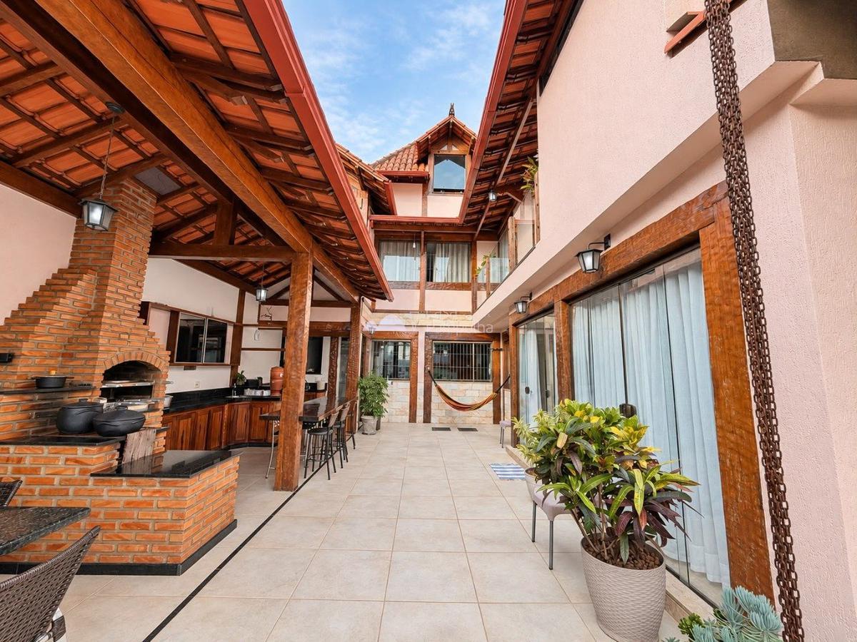 Casa, Planalto, 4 Quartos, 3 Vagas, 3 Suítes