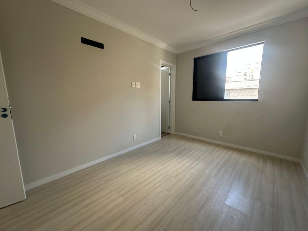 Apartamento, Sagrada Família, 3 Quartos, 2 Vagas, 1 Suíte