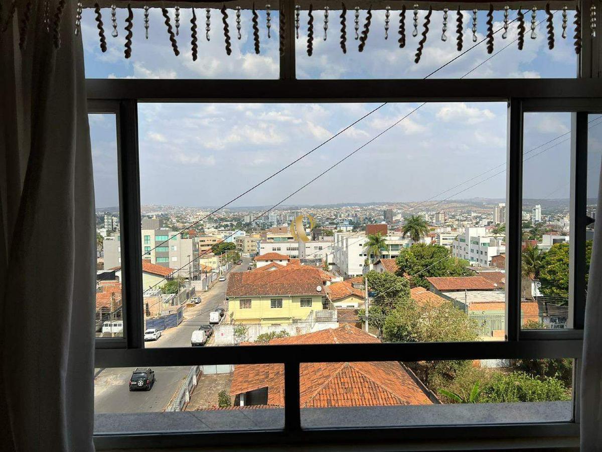 Apartamento, Santa Helena, 4 Quartos, 2 Vagas, 1 Suíte