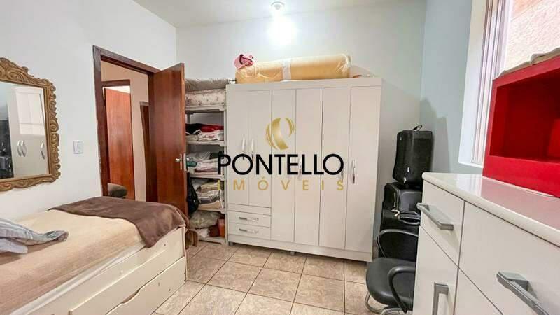 Casa, Buritis, 5 Quartos, 0 Vaga, 1 Suíte