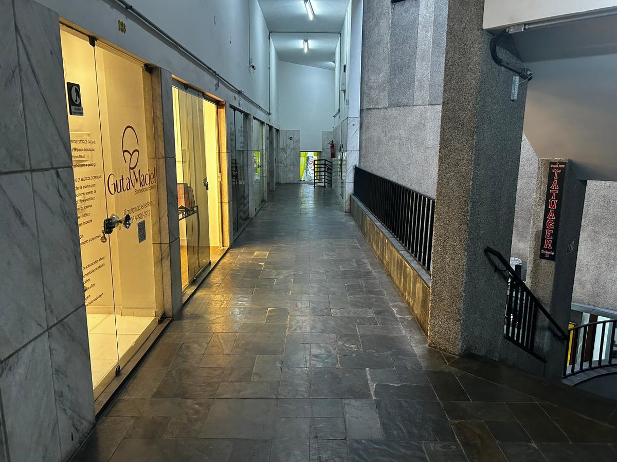 Andar, Savassi, 0 Quarto, 0 Vaga