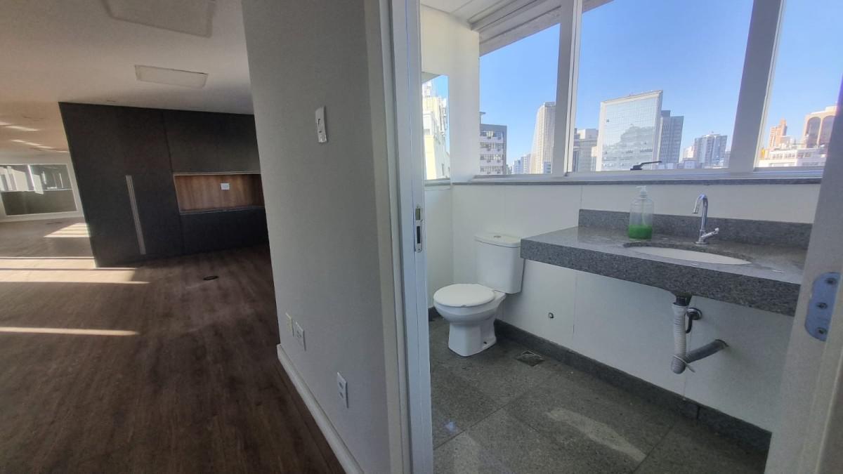 Sala, Savassi, 0 Quarto, 8 Vagas