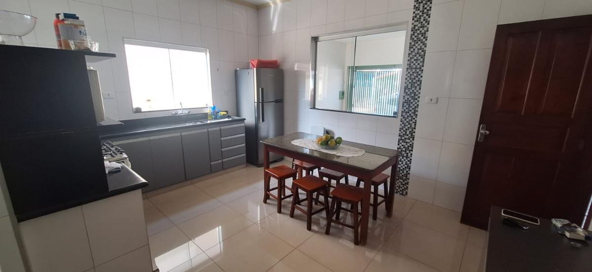 Casa, Centro, 3 Quartos, 2 Vagas, 1 Suíte