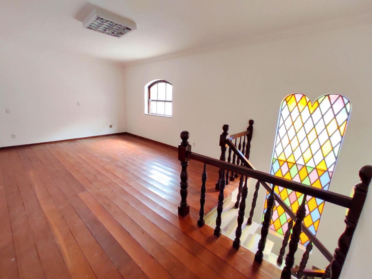 Casa Comercial, São José, 6 Quartos, 4 Vagas, 2 Suítes