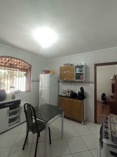 Casa, Jardim Vitória, 3 Quartos, 2 Vagas, 1 Suíte