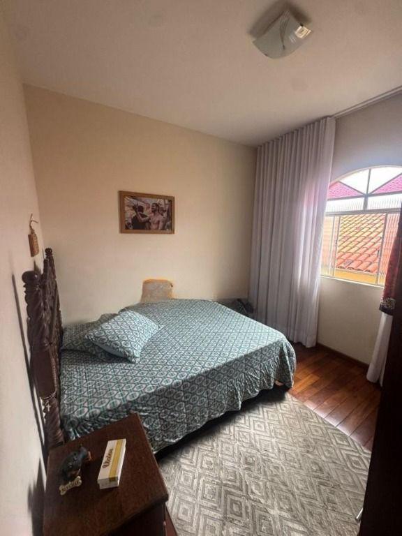 Casa, Casa Branca, 4 Quartos, 6 Vagas