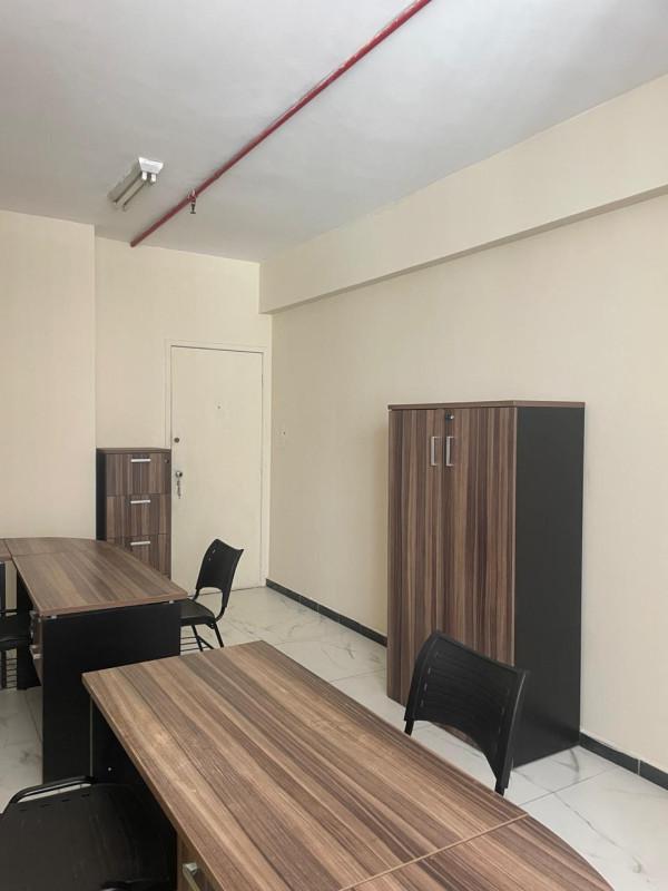 Sala, Centro, 0 Quarto, 0 Vaga, 1 Suíte