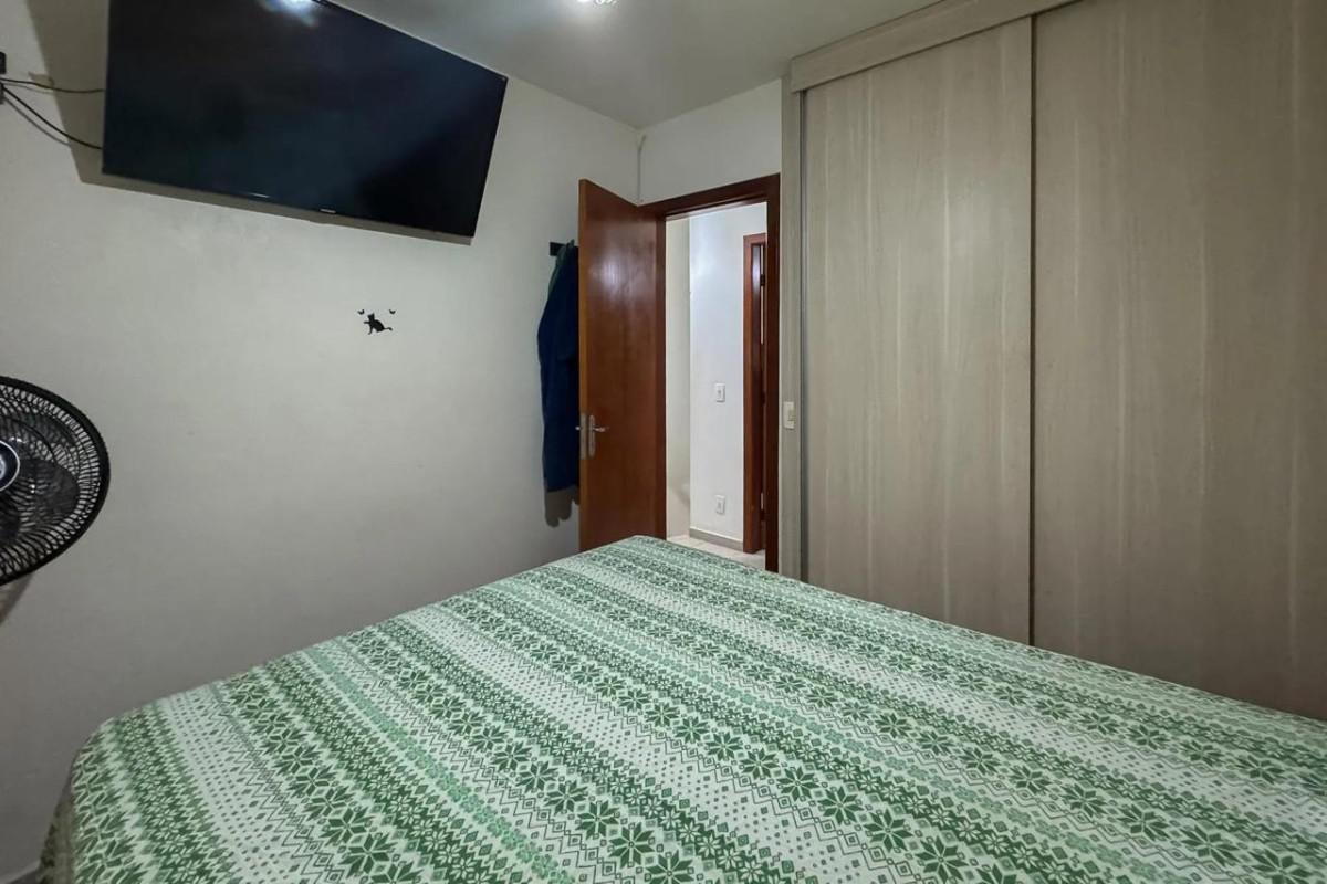 Casa, Fernão Dias, 2 Quartos, 1 Vaga