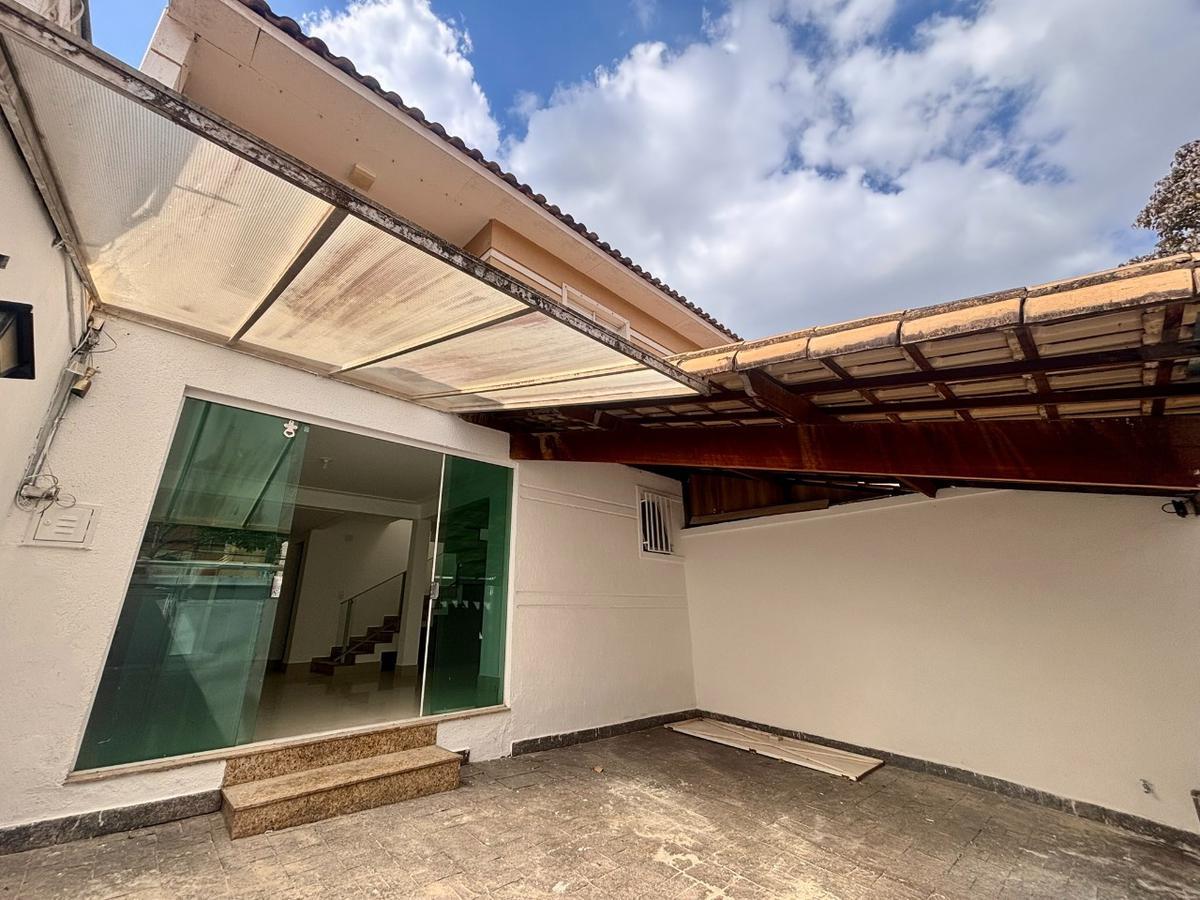 Casa, Castelo, 3 Quartos, 2 Vagas, 1 Suíte