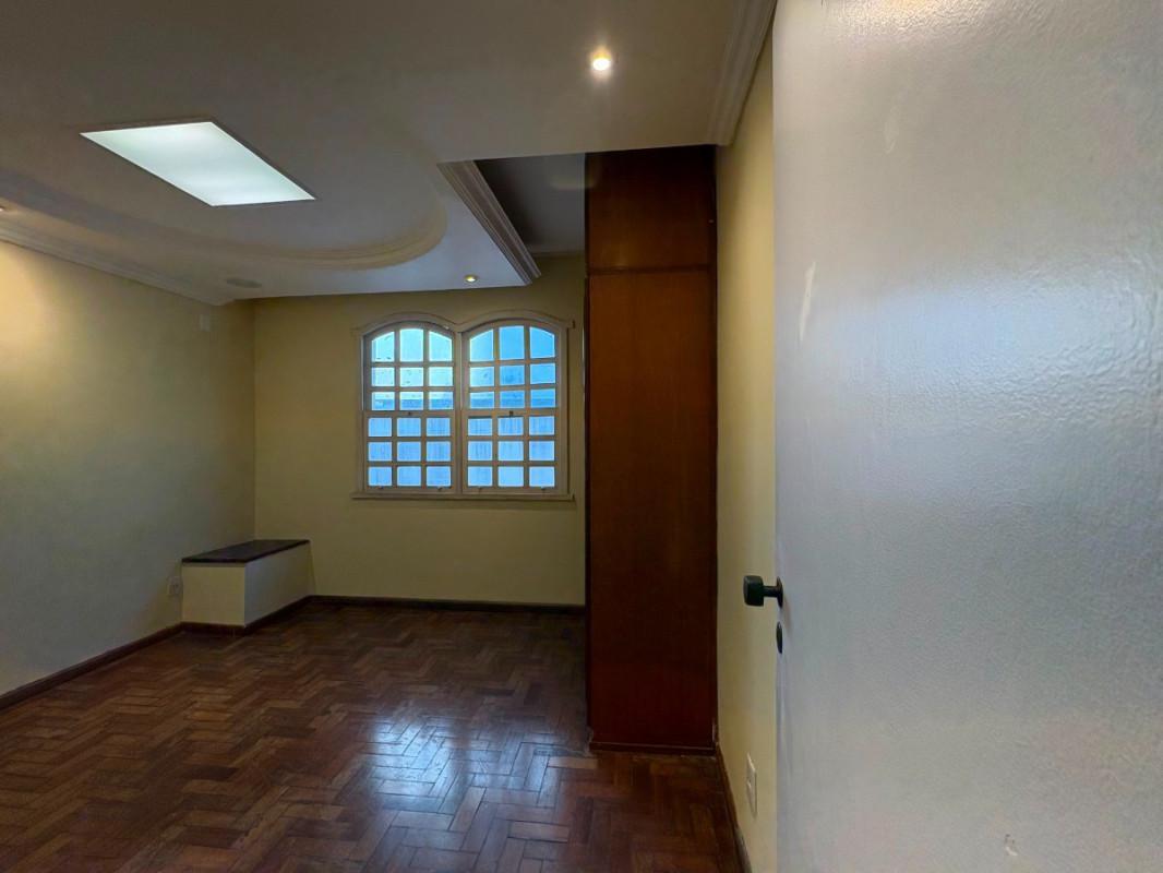 Casa, Dona Clara, 4 Quartos, 5 Vagas, 2 Suítes