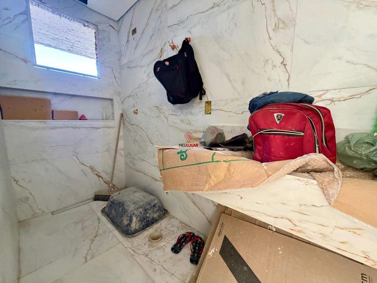 Apartamento, Barreiro, 3 Quartos, 3 Vagas, 1 Suíte