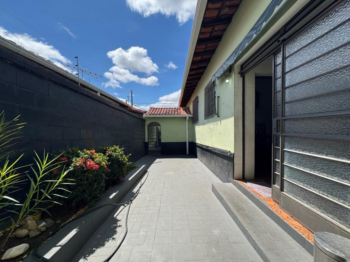 Casa, Santa Rosa, 3 Quartos, 3 Vagas, 1 Suíte
