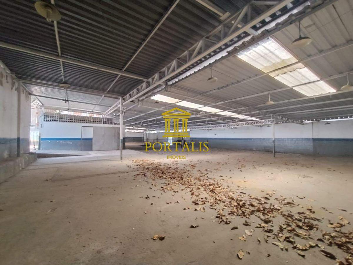 Galpão, Prado, 0 Quarto, 20 Vagas