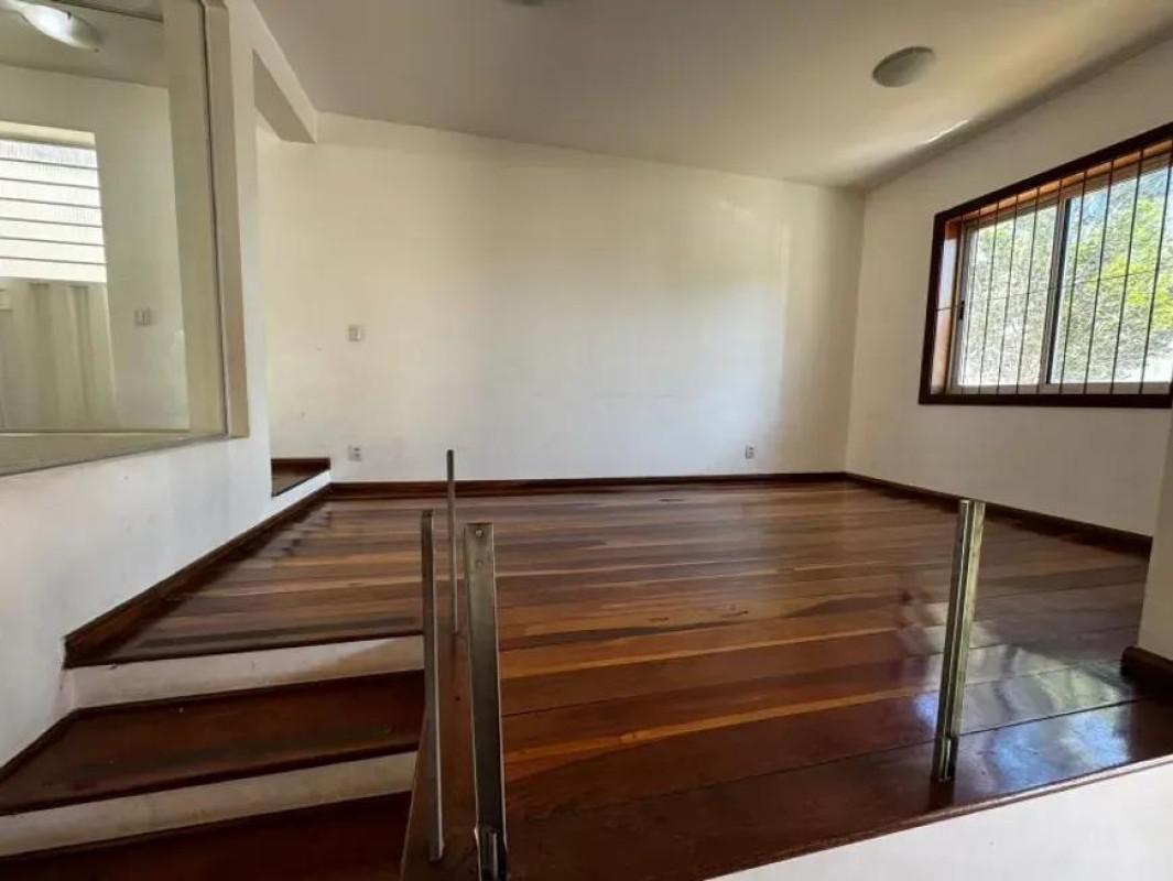 Casa Comercial, Castelo, 4 Quartos, 4 Vagas, 4 Suítes