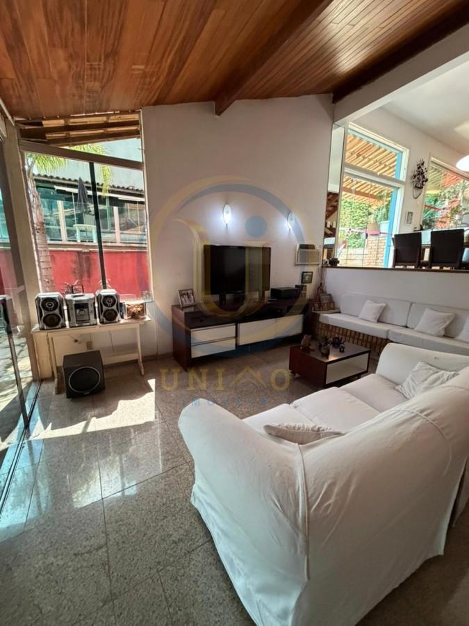 Casa, Santa Lúcia, 6 Quartos, 5 Vagas, 1 Suíte