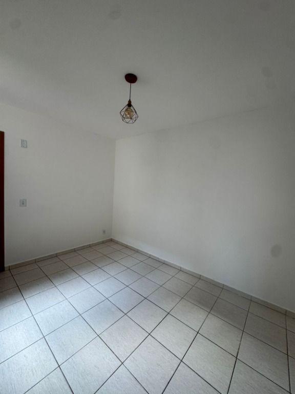 Apartamento, Casa Branca, 2 Quartos, 1 Vaga