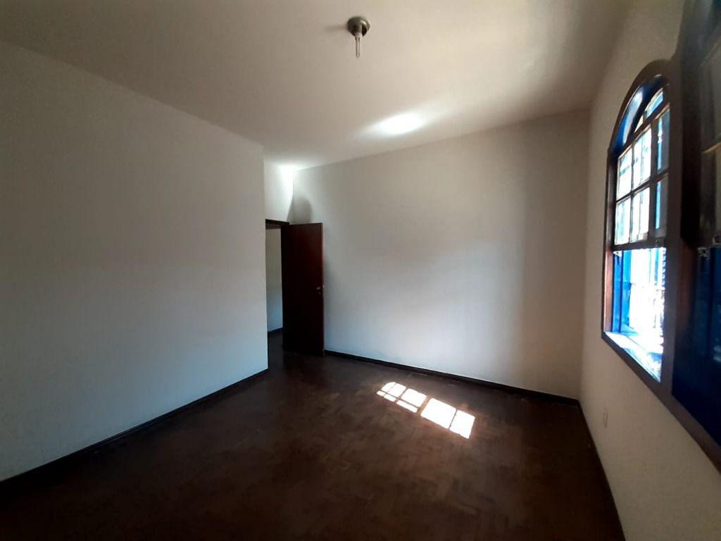 Casa, Centro, 3 Quartos, 3 Vagas, 1 Suíte