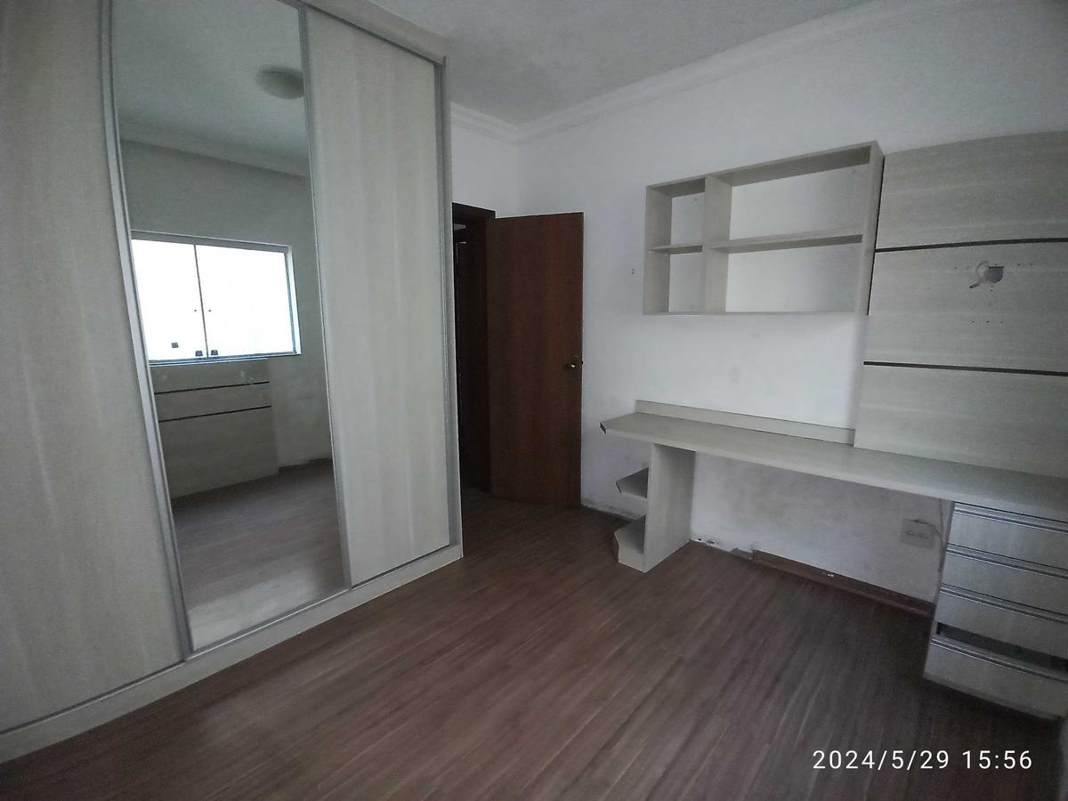 Casa, Santa Cruz, 3 Quartos, 2 Vagas, 1 Suíte