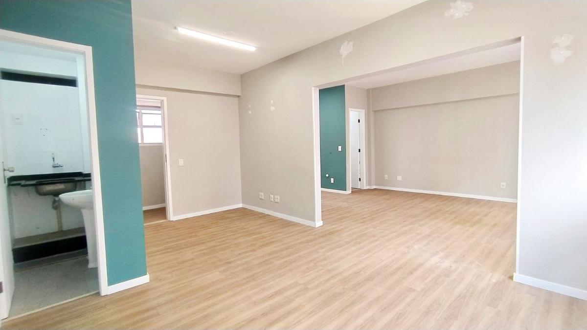 Sala, Funcionários