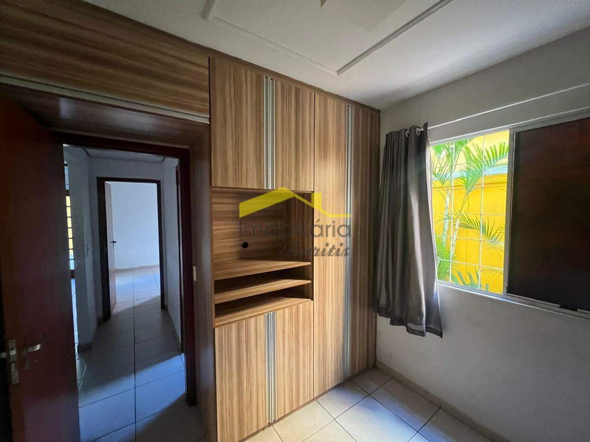 Casa, Buritis, 2 Quartos, 2 Vagas