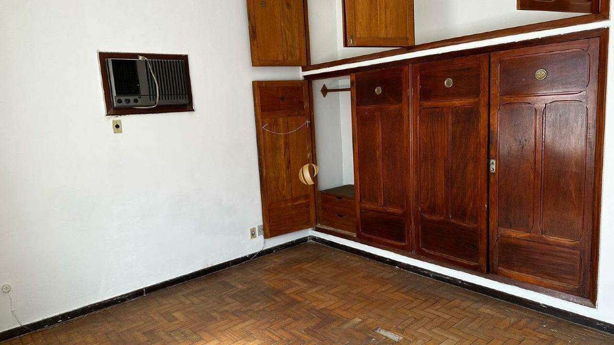 Casa, Centro, 4 Quartos, 2 Vagas, 1 Suíte