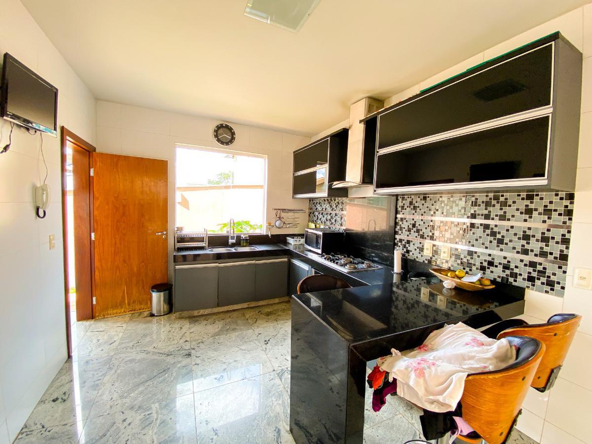 Casa, Trevo, 5 Quartos, 10 Vagas, 2 Suítes