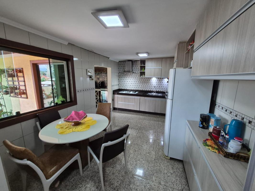 Casa, Eldorado, 3 Quartos, 4 Vagas, 1 Suíte