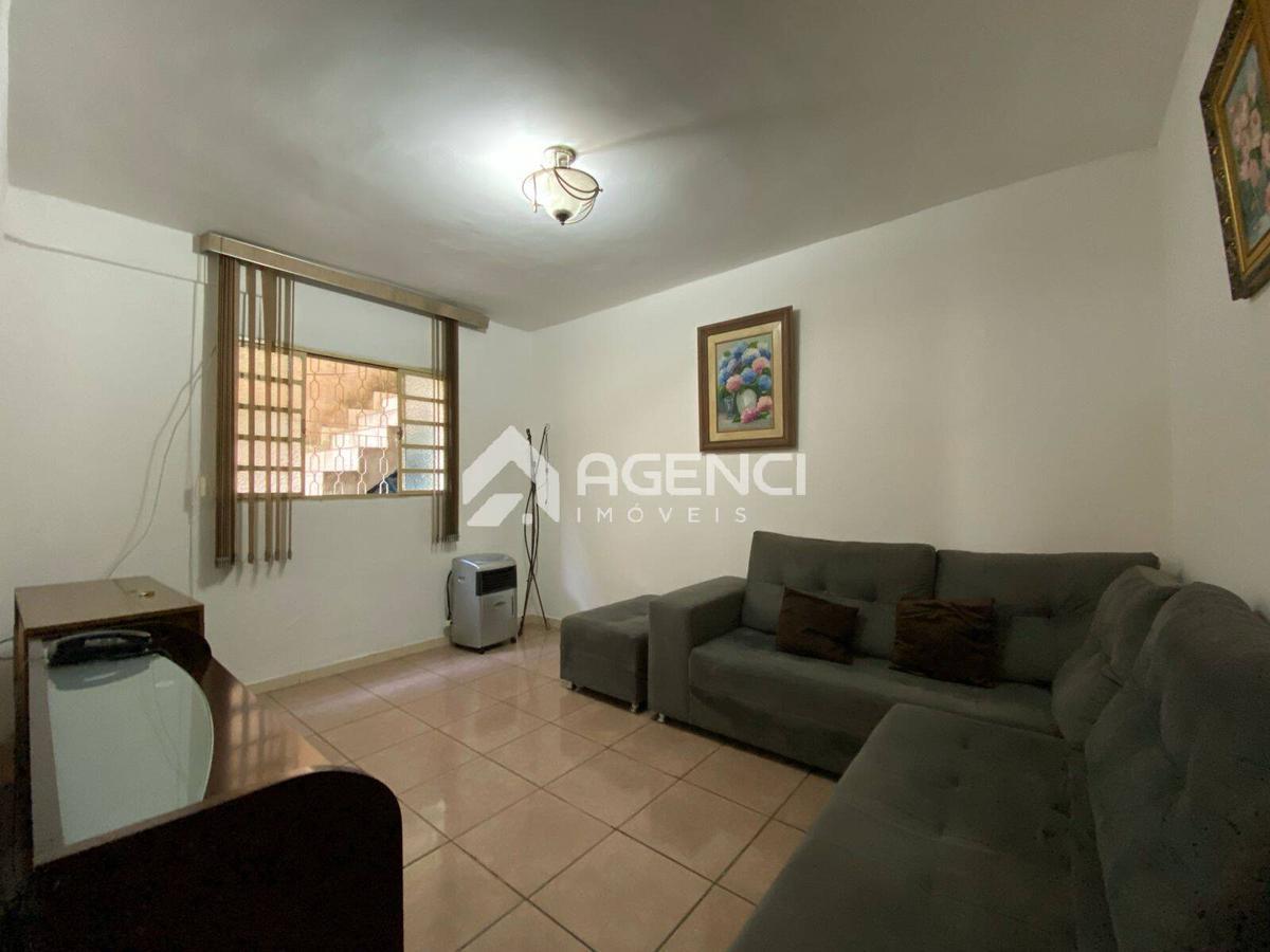 Casa, Arvoredo, 4 Quartos, 0 Vaga, 1 Suíte