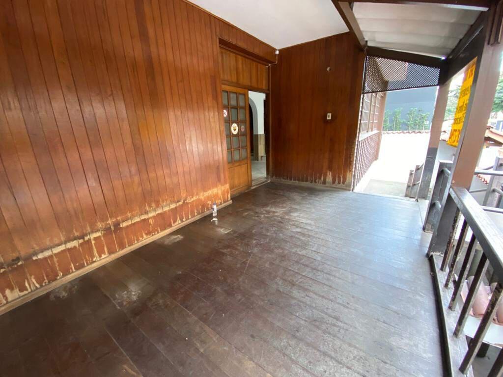 Casa Comercial, Funcionários, 0 Quarto, 0 Vaga