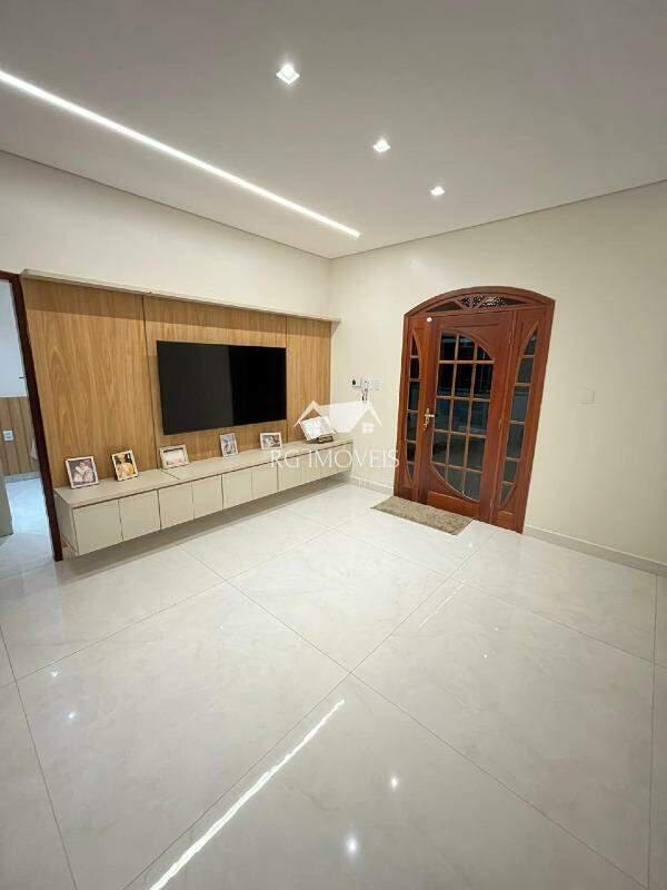 Casa, Conjunto Habitacional Bueno Franco, 3 Quartos, 4 Vagas