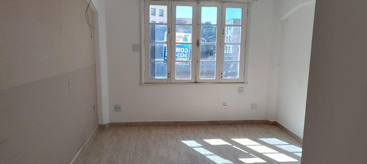 Sala, Centro, 1 Quarto, 0 Vaga