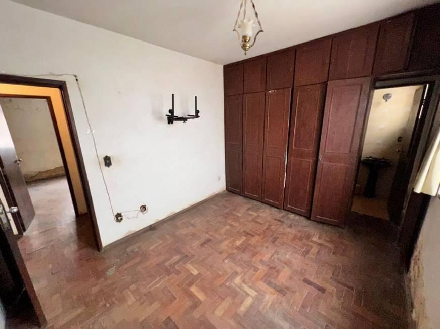 Casa, Castelo, 5 Quartos, 6 Vagas, 2 Suítes