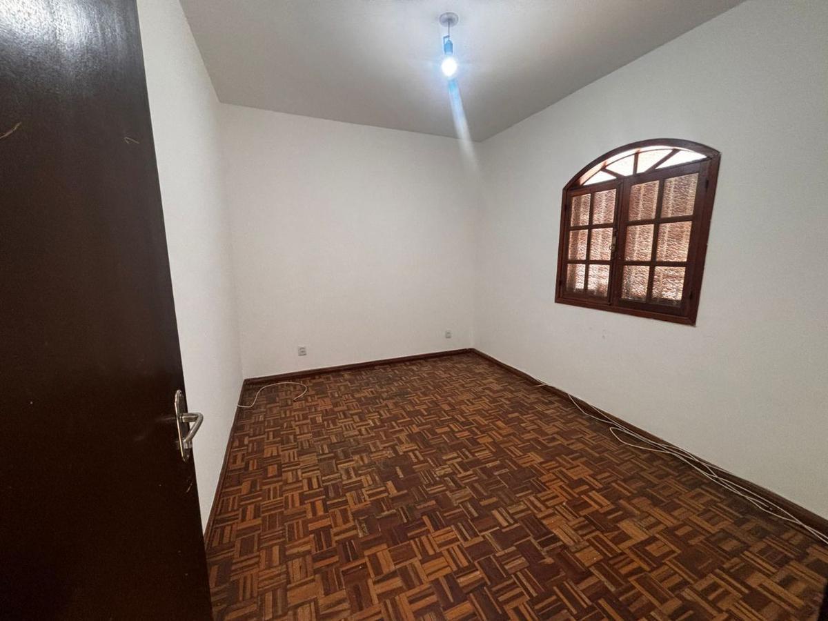 Casa, Santa Cruz, 5 Quartos, 0 Vaga