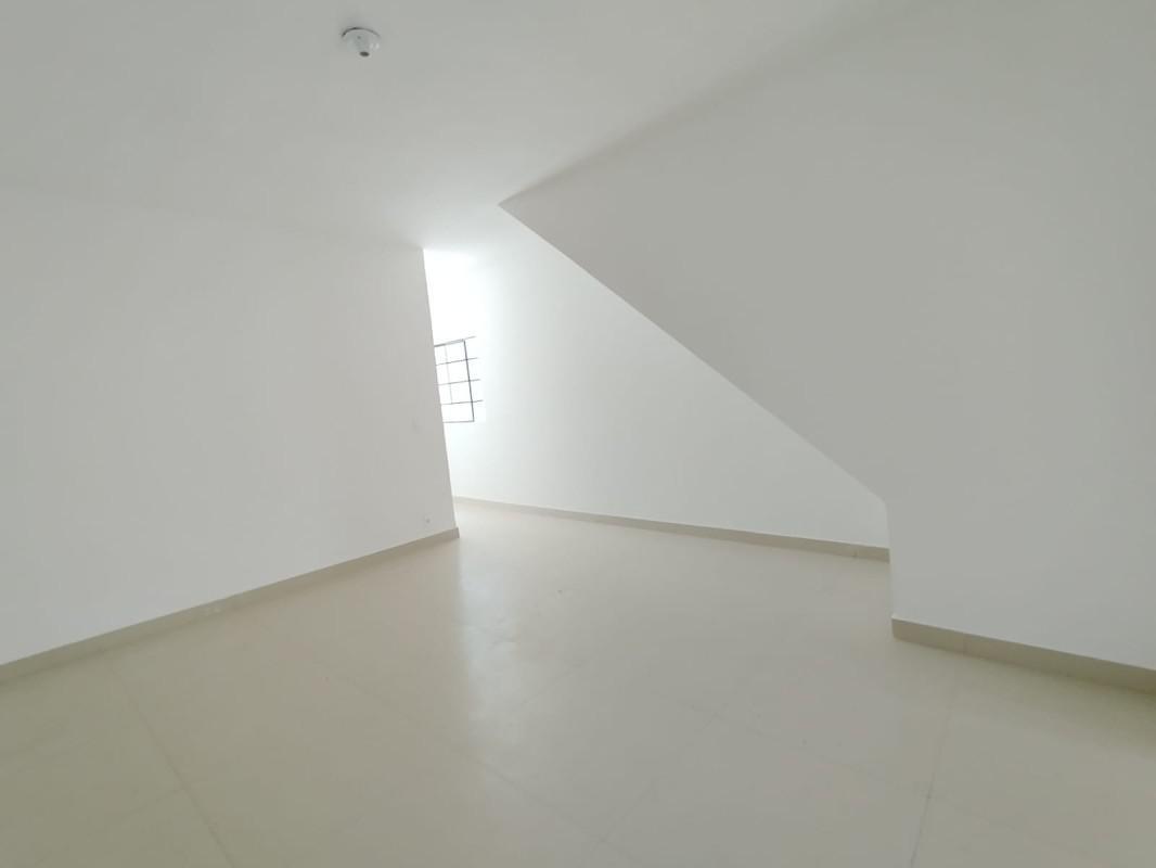 Casa Comercial, Santa Cruz, 2 Quartos, 0 Vaga, 1 Suíte