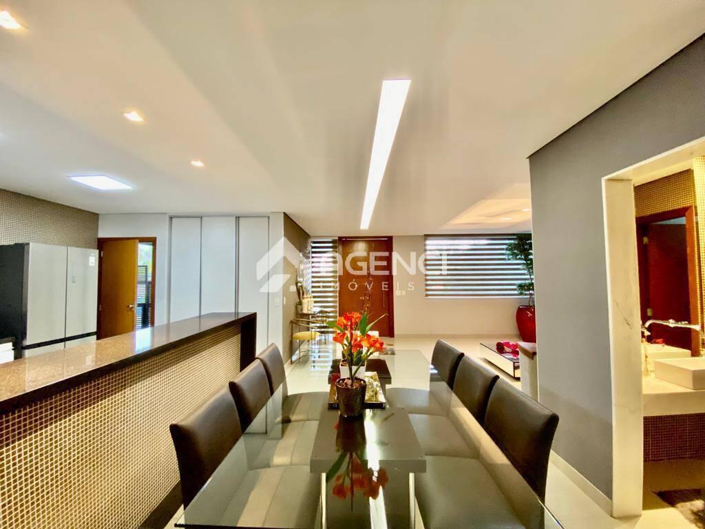 Casa, Trevo, 4 Quartos, 0 Vaga, 3 Suítes