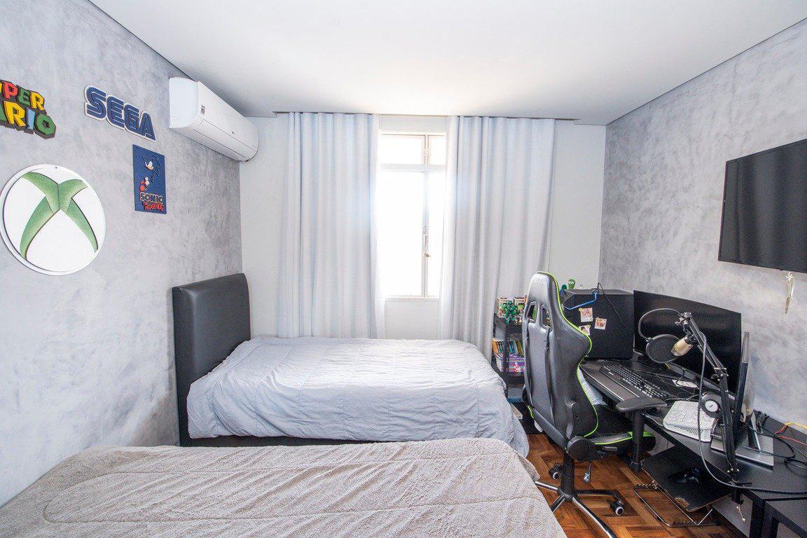 Casa, Cachoeirinha, 6 Quartos, 4 Vagas, 2 Suítes