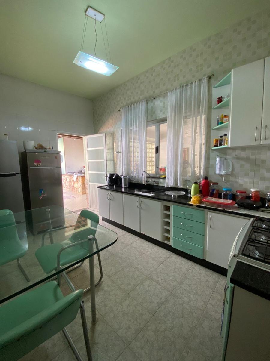 Casa, João Pinheiro, 4 Quartos, 2 Vagas, 1 Suíte