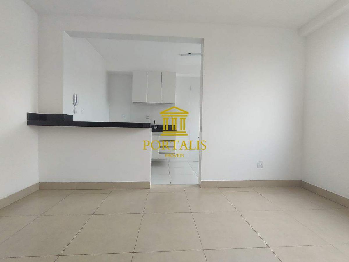 Apartamento, Sagrada Família, 1 Quarto, 1 Vaga, 1 Suíte
