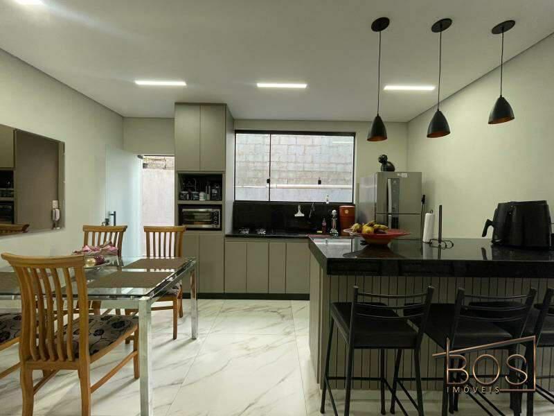 Casa, Santa Efigênia, 3 Quartos, 2 Vagas, 1 Suíte
