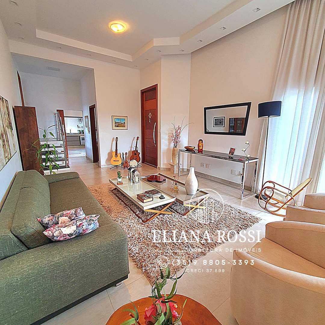 Casa, Parque São José, 3 Quartos, 4 Vagas, 3 Suítes