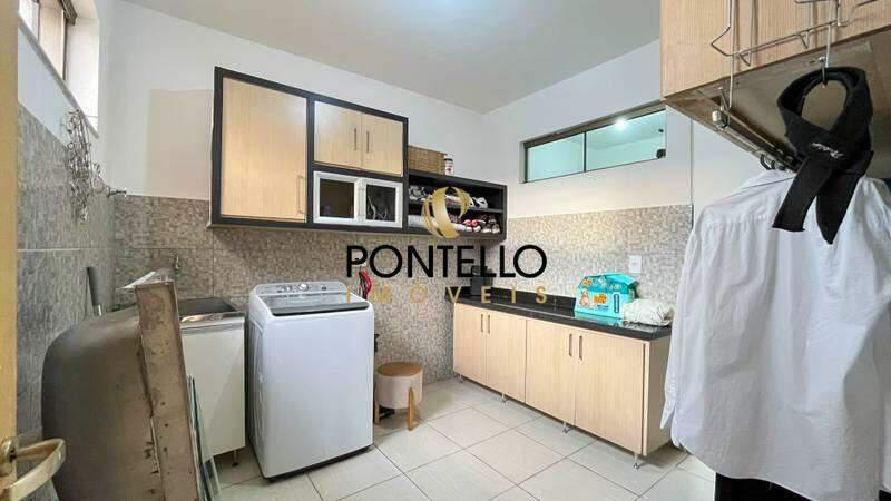 Casa, Castelo, 5 Quartos, 3 Vagas, 1 Suíte
