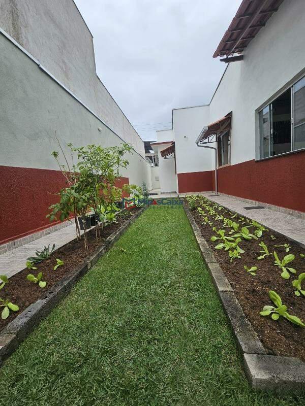 Casa, Quitandinha, 3 Quartos, 2 Vagas, 1 Suíte