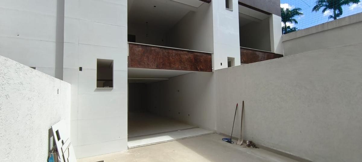 Casa, Santa Mônica, 3 Quartos, 2 Vagas, 1 Suíte