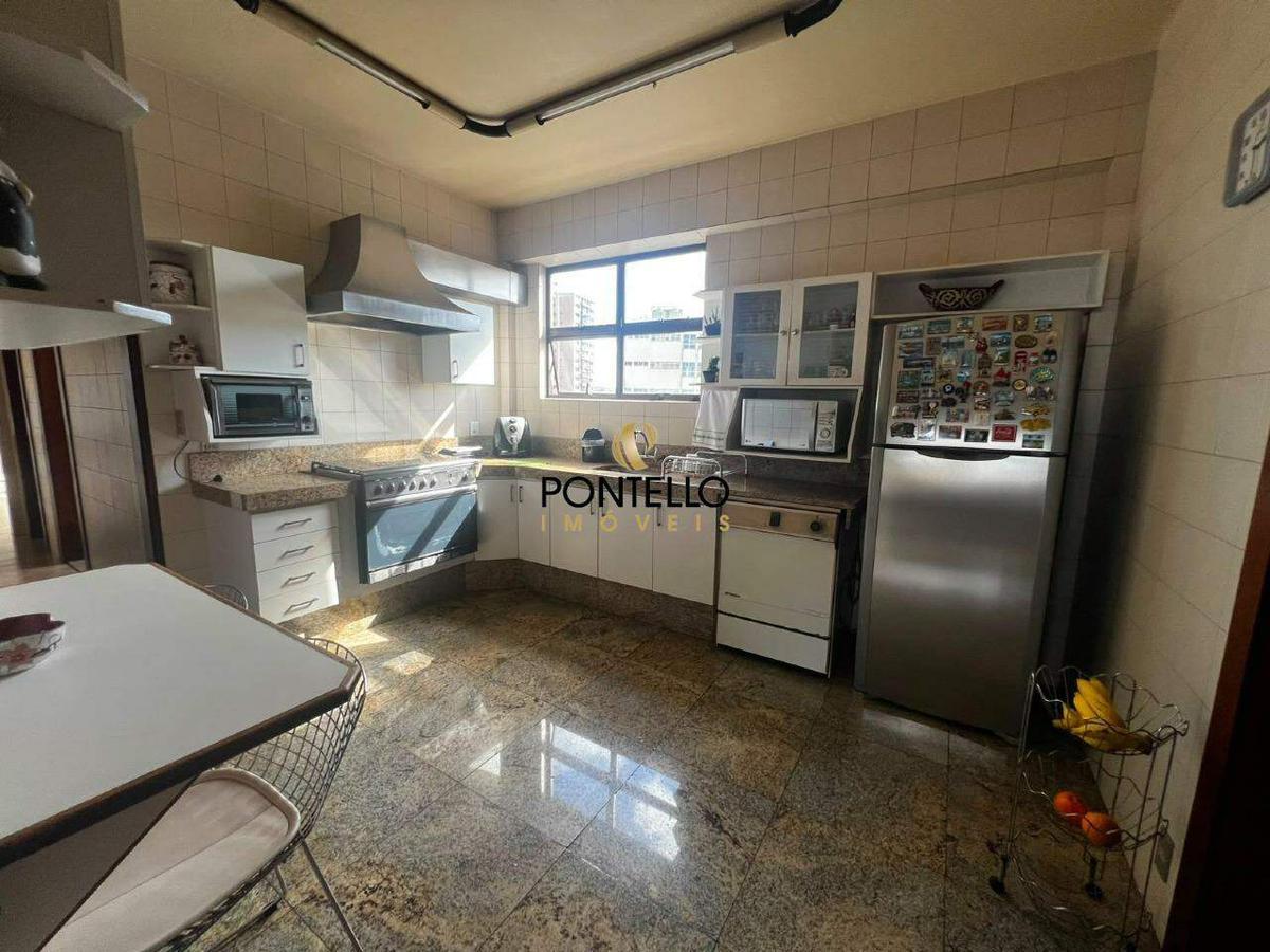 Cobertura, Centro, 4 Quartos, 2 Vagas, 2 Suítes