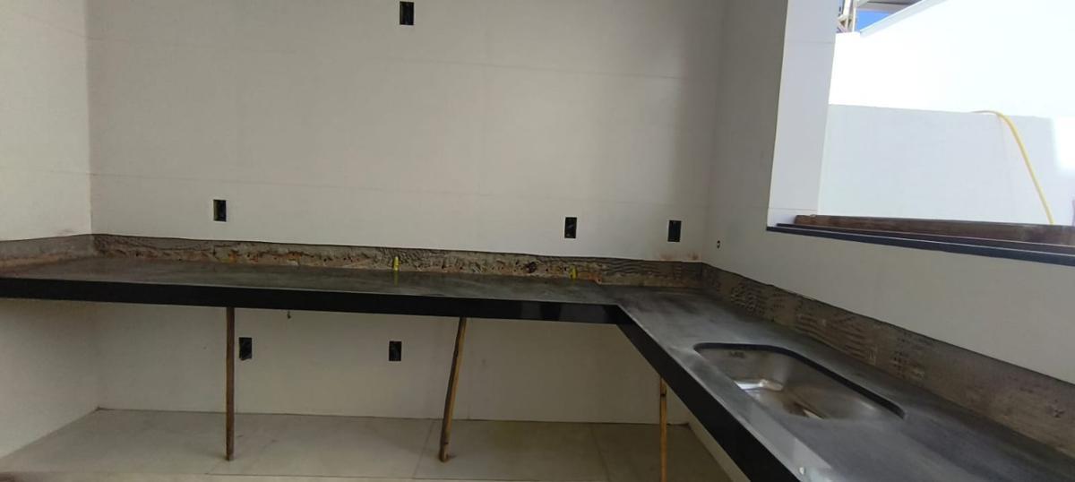 Casa, Santa Mônica, 3 Quartos, 2 Vagas, 1 Suíte