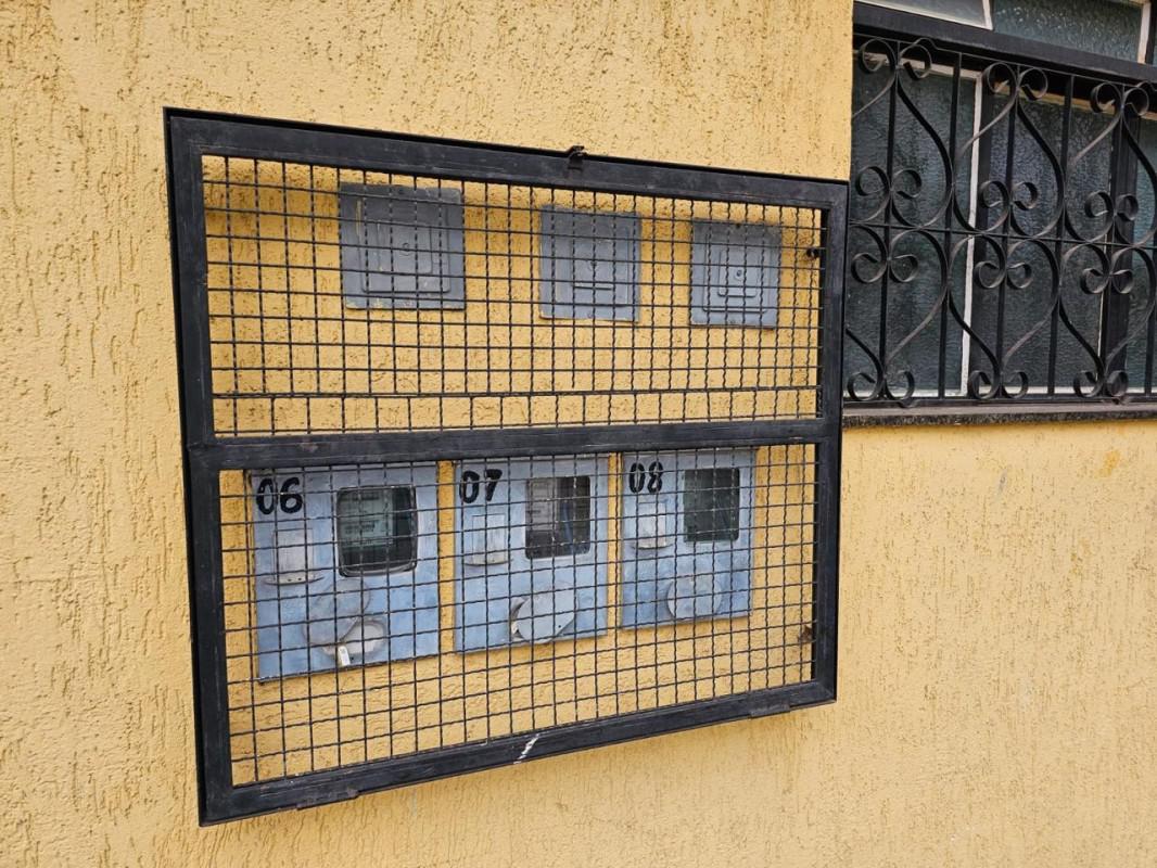 Prédio, Das Industrias I (barreiro), 14 Quartos, 0 Vaga