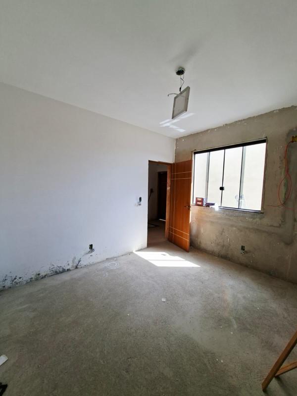 Casa, Cardoso (barreiro), 3 Quartos, 2 Vagas, 1 Suíte