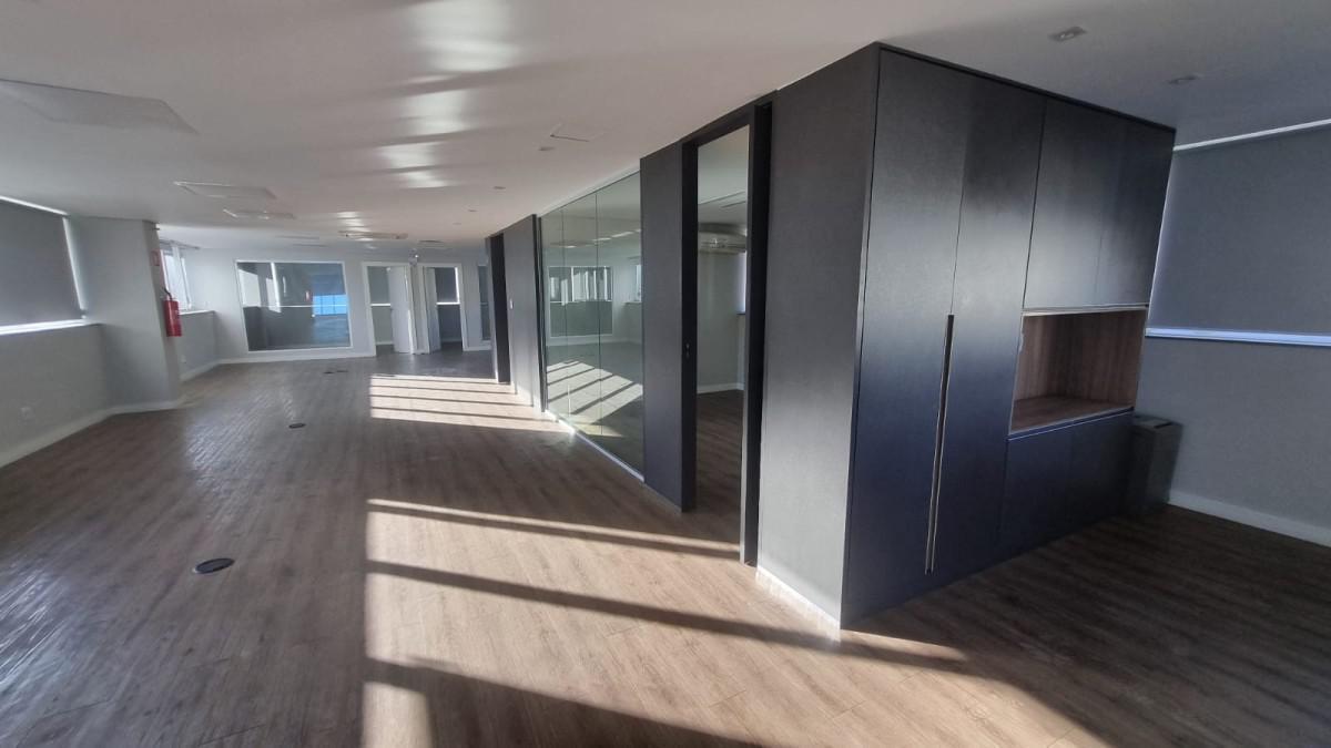 Sala, Savassi, 0 Quarto, 8 Vagas