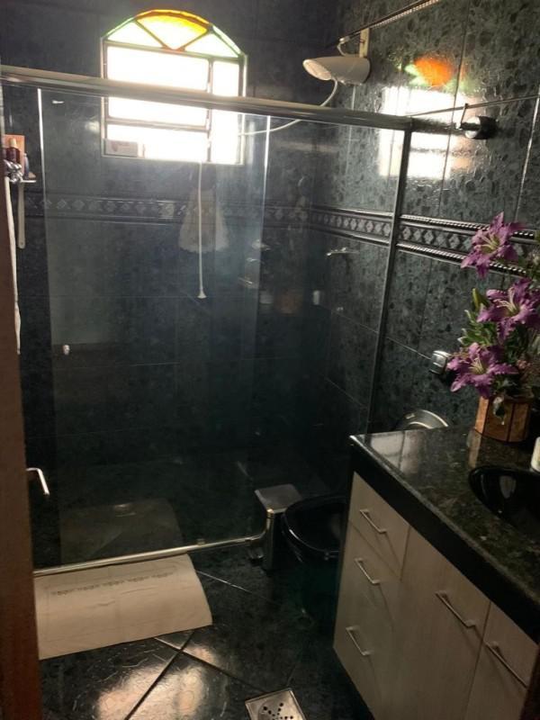 Casa, Industrial, 4 Quartos, 4 Vagas, 1 Suíte