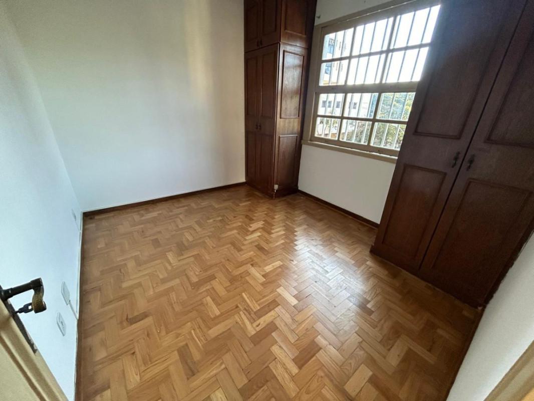 Casa, Funcionários, 3 Quartos, 2 Vagas